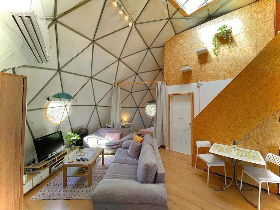 Olive Dome - כיפה גיאודזית ענקית ומודרנית בין עצי הזית Hotel Yavneʼel Екстериор снимка